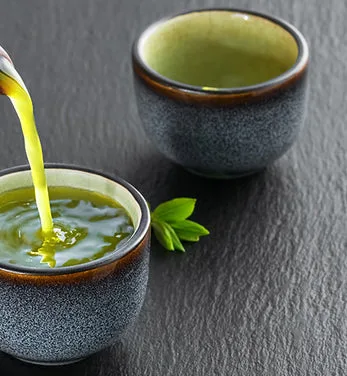 Matcha Latte un Iced Matcha koncepcijas mājām